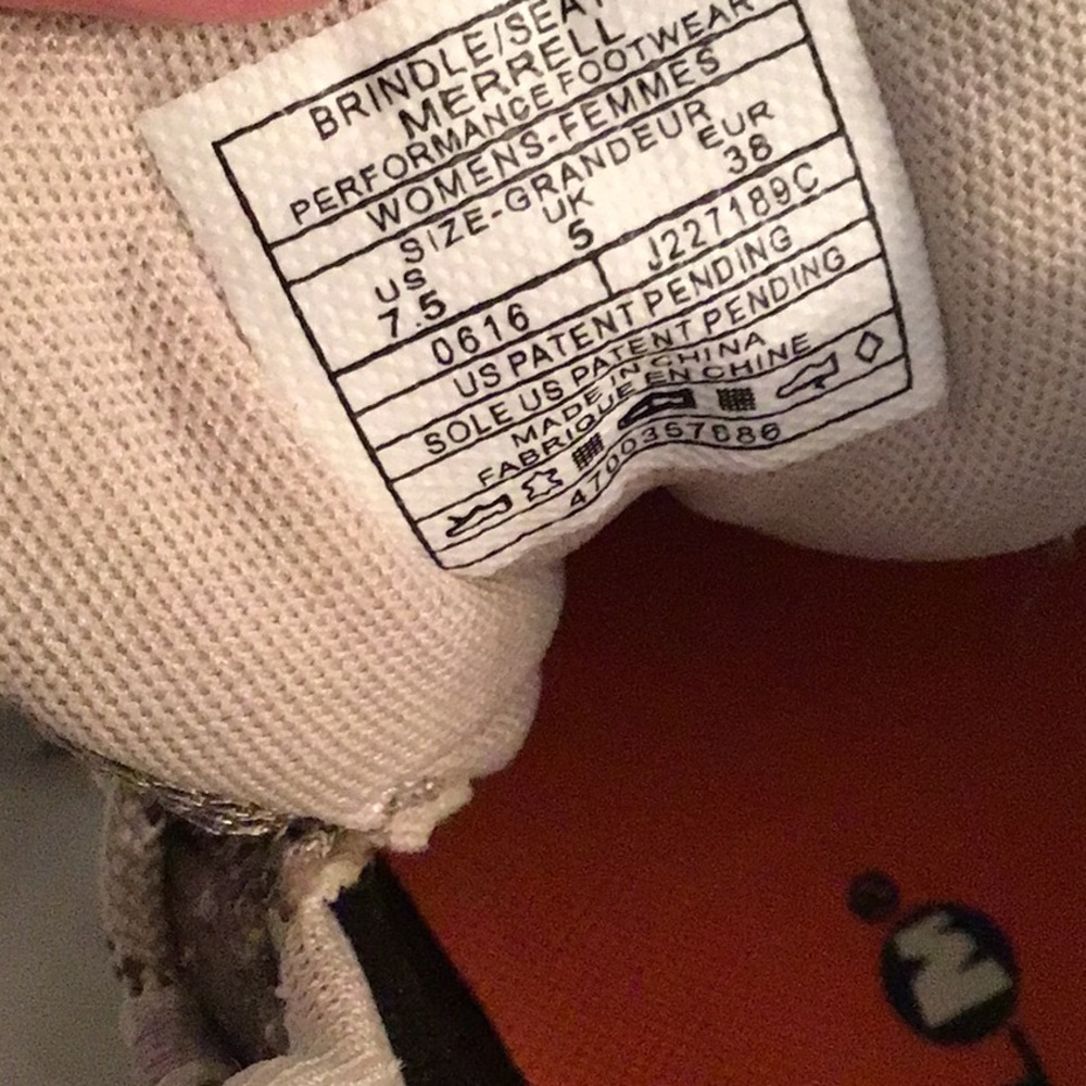 🤑 SALE!  NWOTWomen’s Merrell Rugged Waterproof Hiking Boots Sz 7 1/2 - Picture 5 of 8